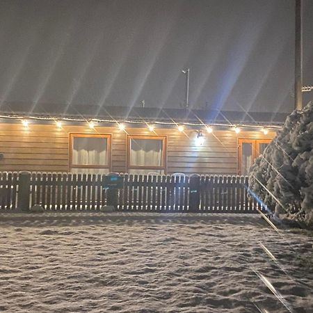 Fairview Farm Holiday Accommodation 14 Luxury Lodges, Cabins, Dog Friendly, Suitable For Couples, Families And Groups, Wedding Guests , Corporate Events, Sleeps 2-65 Guests In Ravenshead, Nottingham Near Sherwood Forest, Set In 88 Acres Екстериор снимка