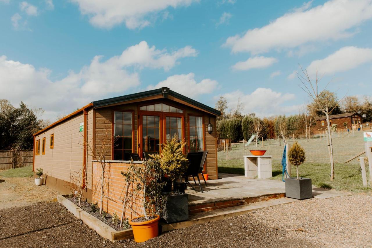 Fairview Farm Holiday Accommodation 14 Luxury Lodges, Cabins, Dog Friendly, Suitable For Couples, Families And Groups, Wedding Guests , Corporate Events, Sleeps 2-65 Guests In Ravenshead, Nottingham Near Sherwood Forest, Set In 88 Acres Екстериор снимка