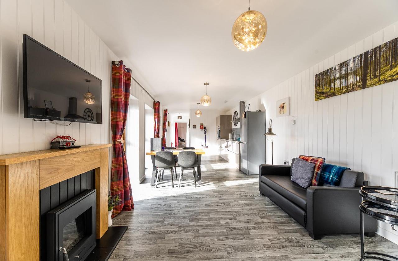 Fairview Farm Holiday Accommodation 14 Luxury Lodges, Cabins, Dog Friendly, Suitable For Couples, Families And Groups, Wedding Guests , Corporate Events, Sleeps 2-65 Guests In Ravenshead, Nottingham Near Sherwood Forest, Set In 88 Acres Екстериор снимка