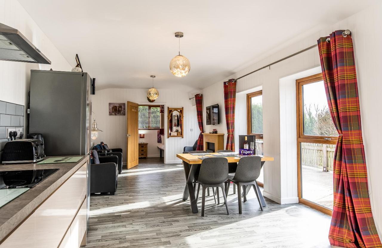 Fairview Farm Holiday Accommodation 14 Luxury Lodges, Cabins, Dog Friendly, Suitable For Couples, Families And Groups, Wedding Guests , Corporate Events, Sleeps 2-65 Guests In Ravenshead, Nottingham Near Sherwood Forest, Set In 88 Acres Екстериор снимка