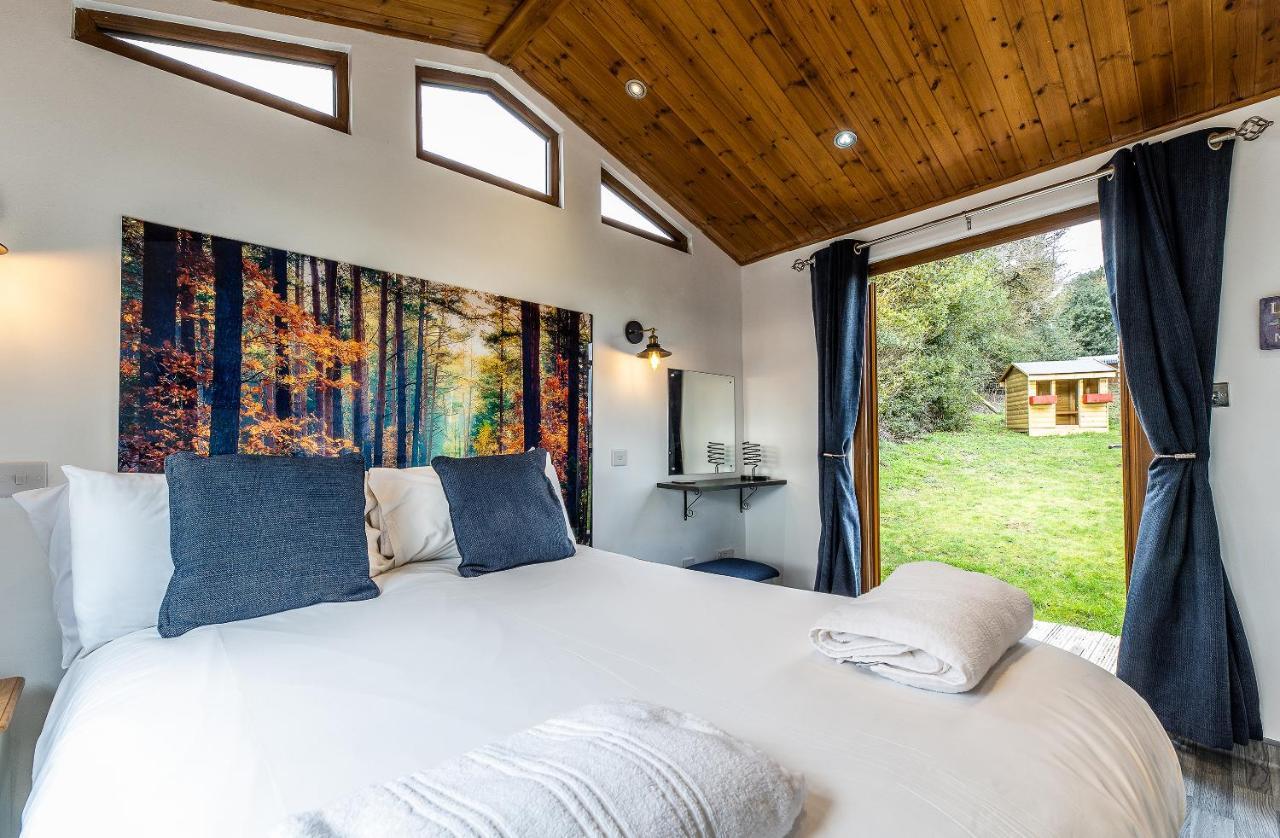 Fairview Farm Holiday Accommodation 14 Luxury Lodges, Cabins, Dog Friendly, Suitable For Couples, Families And Groups, Wedding Guests , Corporate Events, Sleeps 2-65 Guests In Ravenshead, Nottingham Near Sherwood Forest, Set In 88 Acres Екстериор снимка