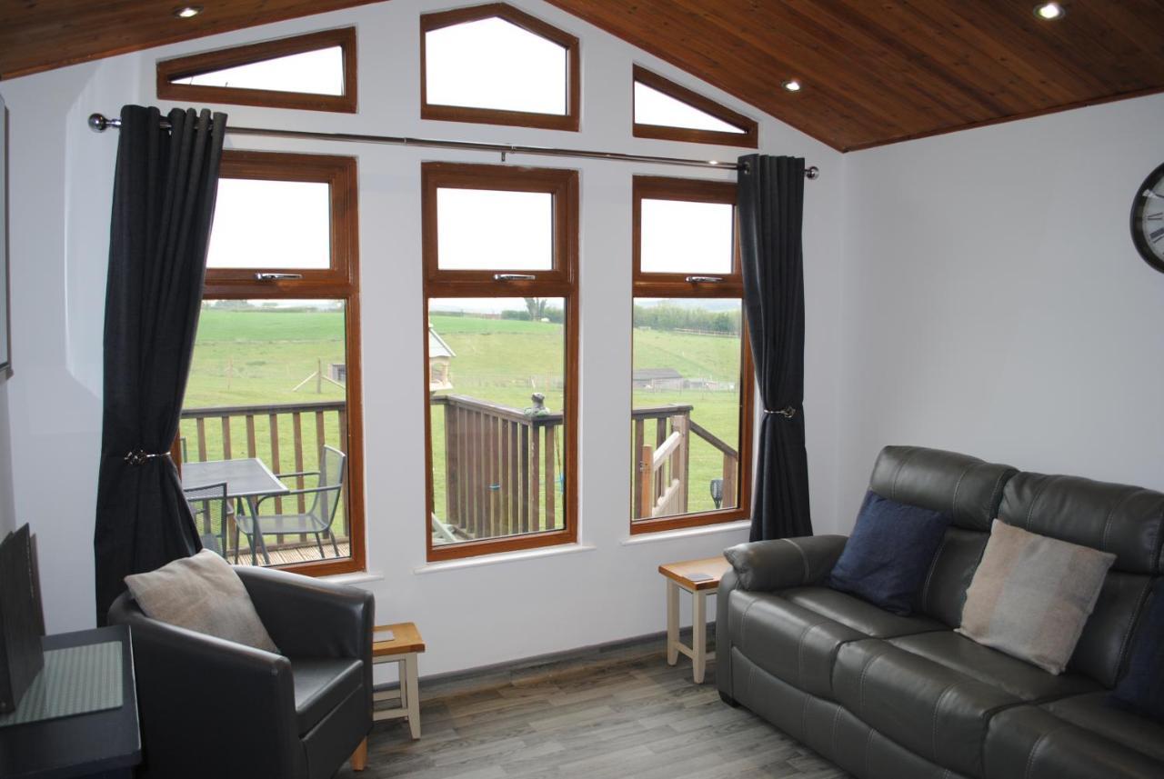 Fairview Farm Holiday Accommodation 14 Luxury Lodges, Cabins, Dog Friendly, Suitable For Couples, Families And Groups, Wedding Guests , Corporate Events, Sleeps 2-65 Guests In Ravenshead, Nottingham Near Sherwood Forest, Set In 88 Acres Екстериор снимка