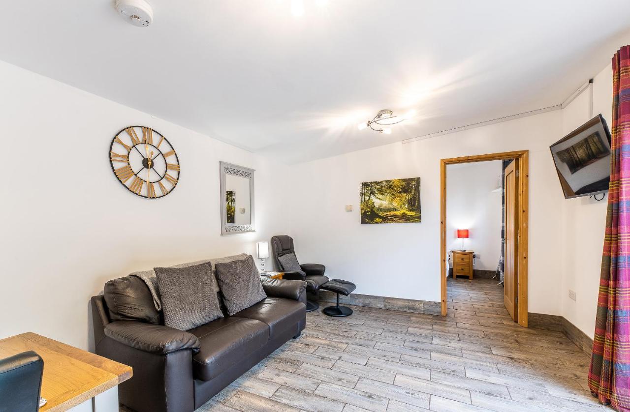 Fairview Farm Holiday Accommodation 14 Luxury Lodges, Cabins, Dog Friendly, Suitable For Couples, Families And Groups, Wedding Guests , Corporate Events, Sleeps 2-65 Guests In Ravenshead, Nottingham Near Sherwood Forest, Set In 88 Acres Екстериор снимка