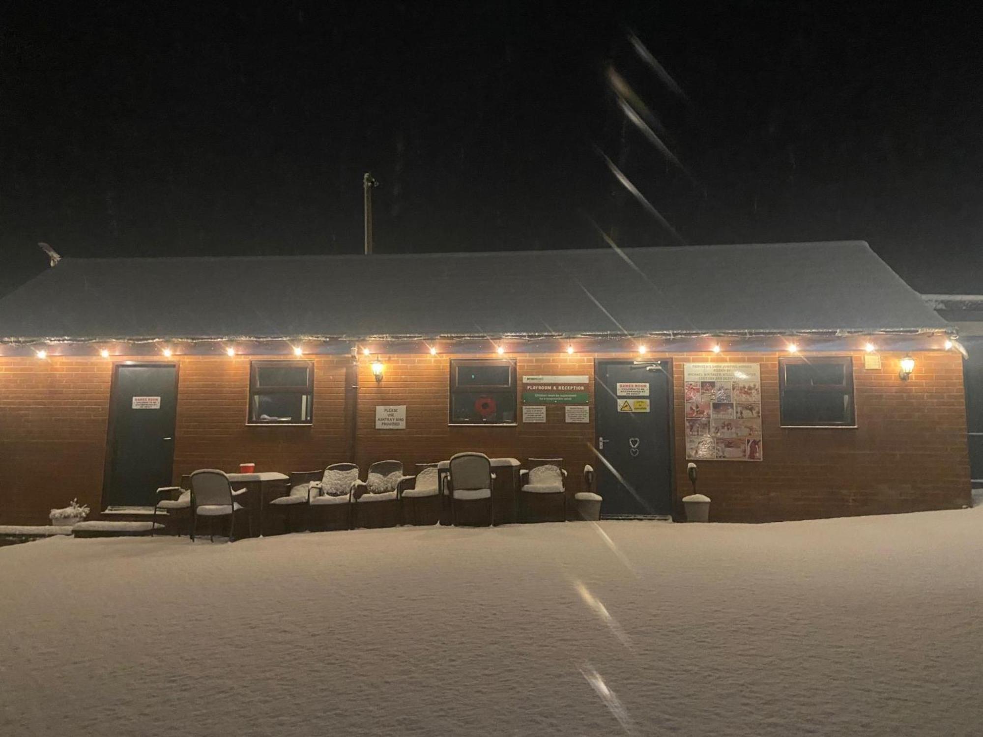Fairview Farm Holiday Accommodation 14 Luxury Lodges, Cabins, Dog Friendly, Suitable For Couples, Families And Groups, Wedding Guests , Corporate Events, Sleeps 2-65 Guests In Ravenshead, Nottingham Near Sherwood Forest, Set In 88 Acres Екстериор снимка