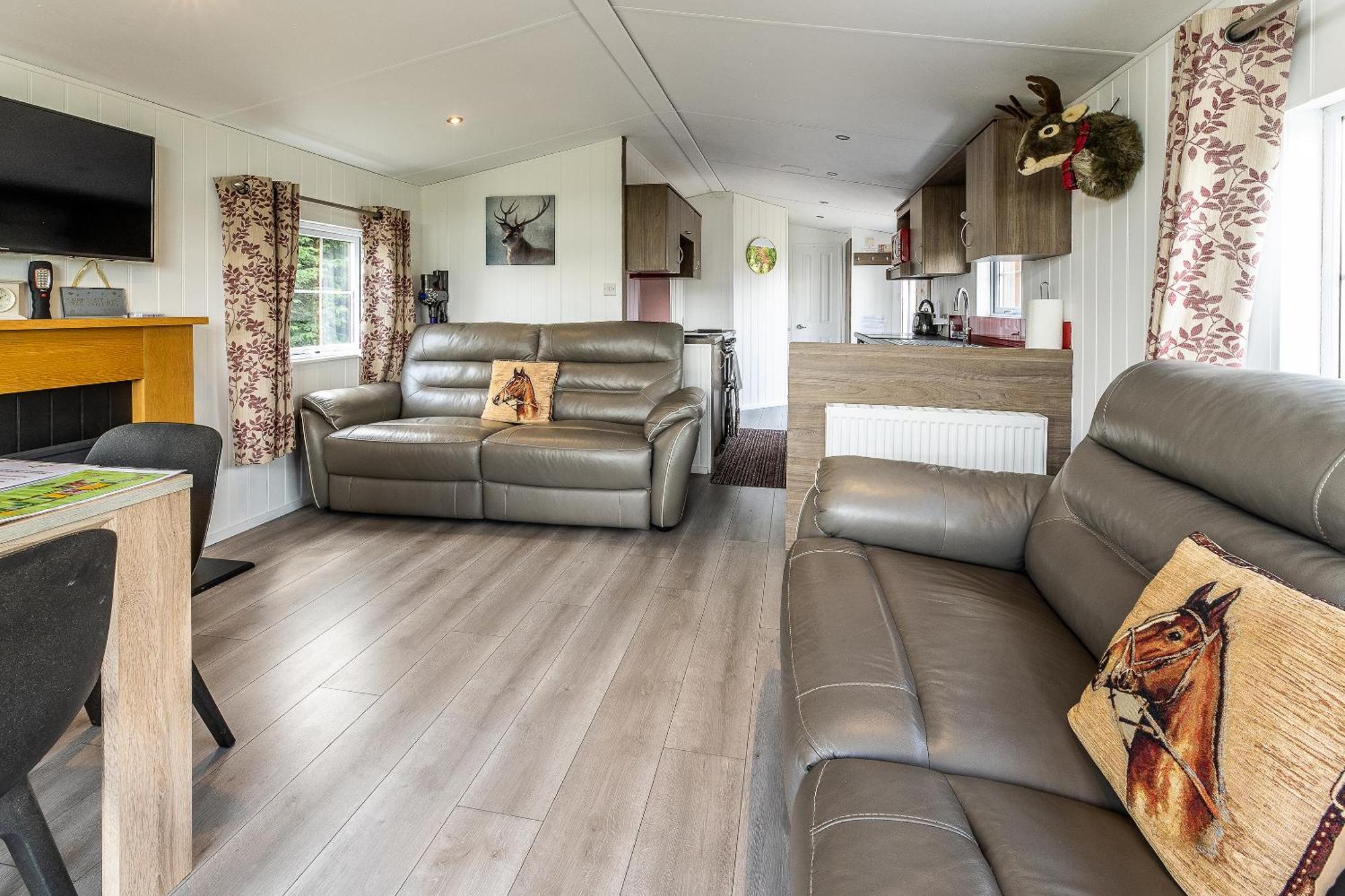 Fairview Farm Holiday Accommodation 14 Luxury Lodges, Cabins, Dog Friendly, Suitable For Couples, Families And Groups, Wedding Guests , Corporate Events, Sleeps 2-65 Guests In Ravenshead, Nottingham Near Sherwood Forest, Set In 88 Acres Екстериор снимка