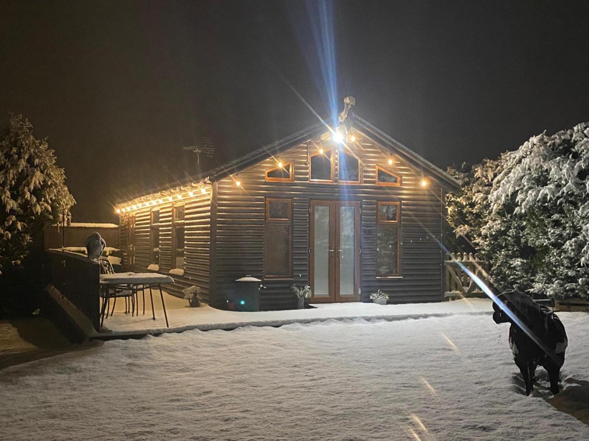 Fairview Farm Holiday Accommodation 14 Luxury Lodges, Cabins, Dog Friendly, Suitable For Couples, Families And Groups, Wedding Guests , Corporate Events, Sleeps 2-65 Guests In Ravenshead, Nottingham Near Sherwood Forest, Set In 88 Acres Екстериор снимка