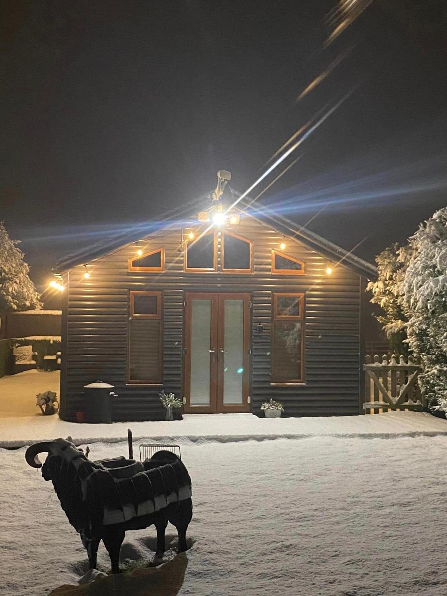 Fairview Farm Holiday Accommodation 14 Luxury Lodges, Cabins, Dog Friendly, Suitable For Couples, Families And Groups, Wedding Guests , Corporate Events, Sleeps 2-65 Guests In Ravenshead, Nottingham Near Sherwood Forest, Set In 88 Acres Екстериор снимка