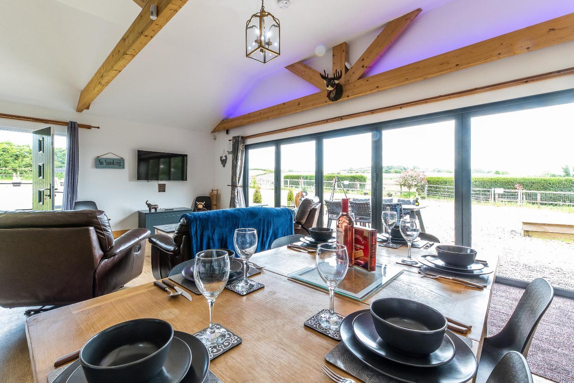 Fairview Farm Holiday Accommodation 14 Luxury Lodges, Cabins, Dog Friendly, Suitable For Couples, Families And Groups, Wedding Guests , Corporate Events, Sleeps 2-65 Guests In Ravenshead, Nottingham Near Sherwood Forest, Set In 88 Acres Екстериор снимка